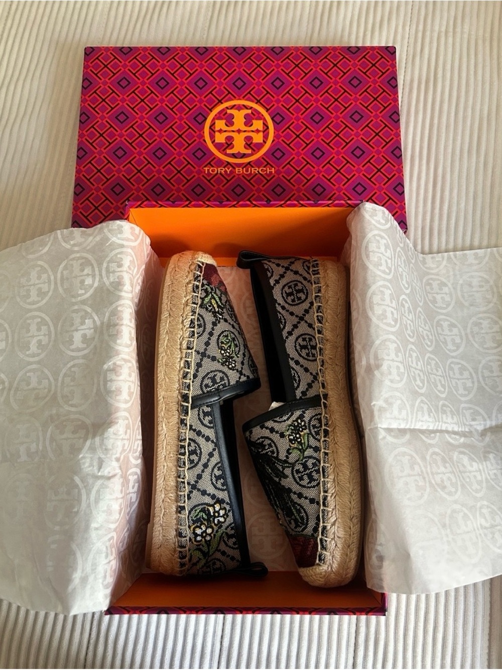 Tory Burch Cheetah Needlepoint / Perfect Navy Box — Pink & Red Geometric